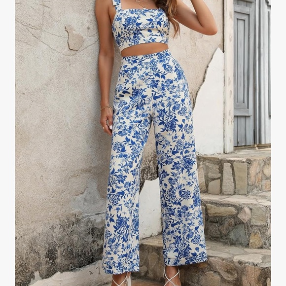 Blue and White Floral Print - Crop Cami & Pant Set - XS - Picture 4 of 5